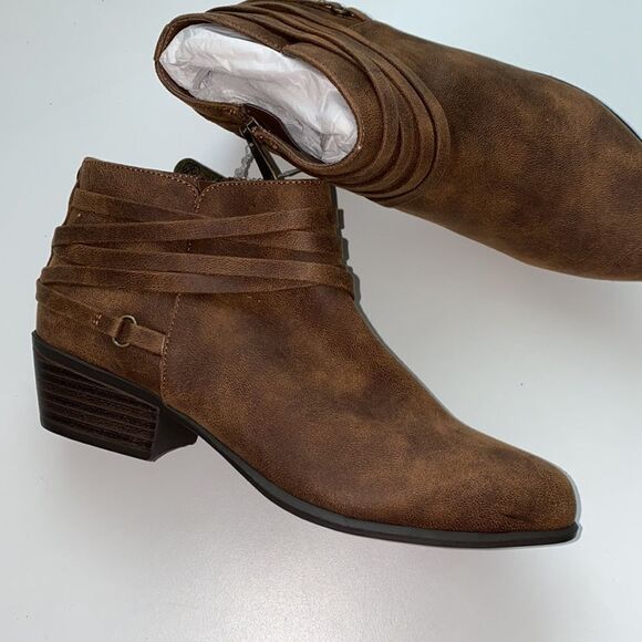 Daisy fuentes boot sz 6New - Picture 2 of 3
